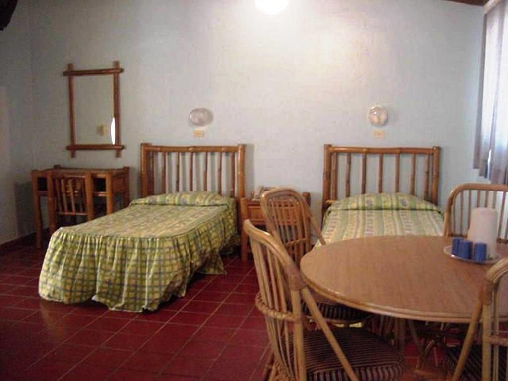 Hotel Caribe Barahona Bagian luar foto