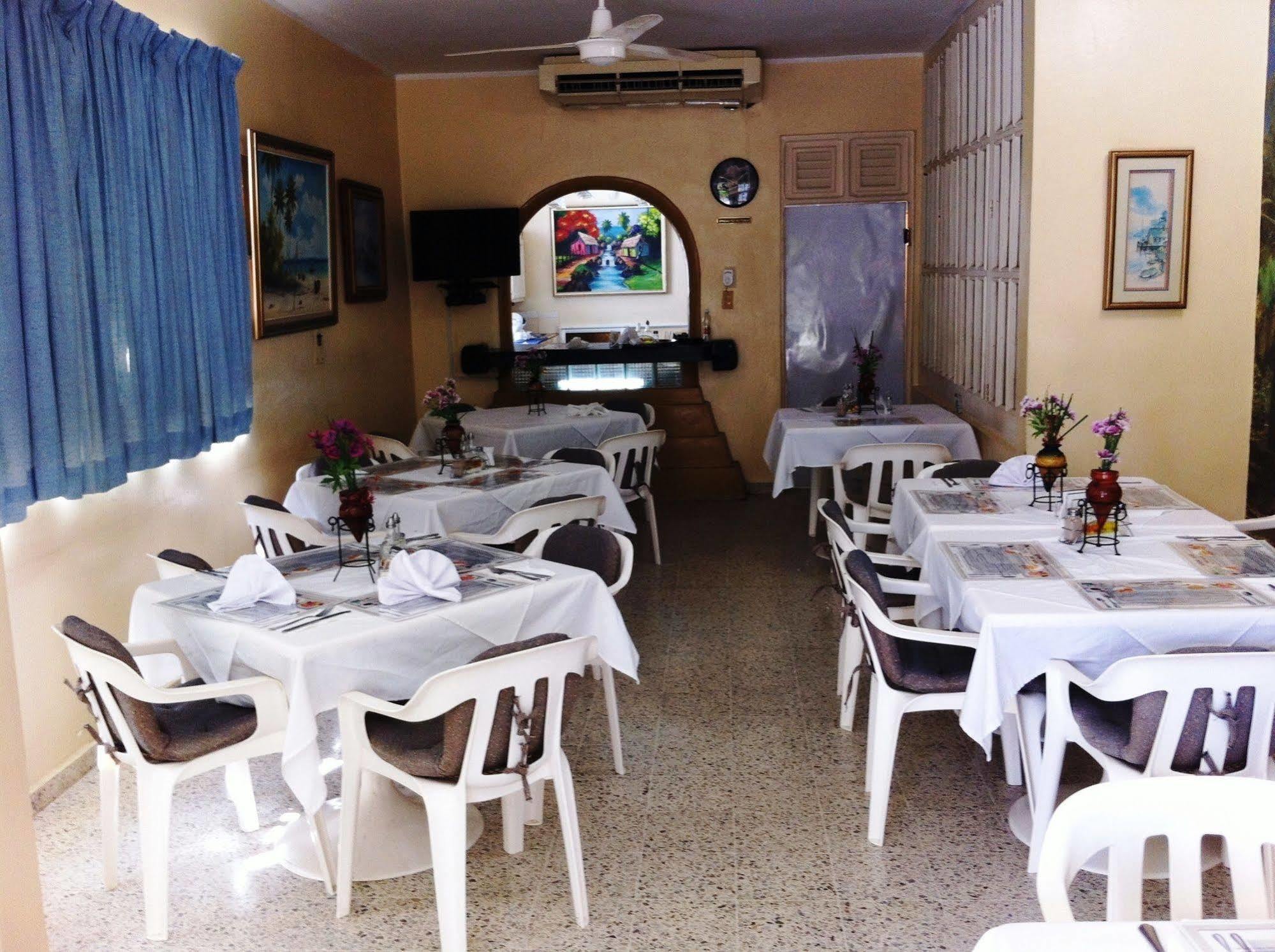 Hotel Caribe Barahona Bagian luar foto