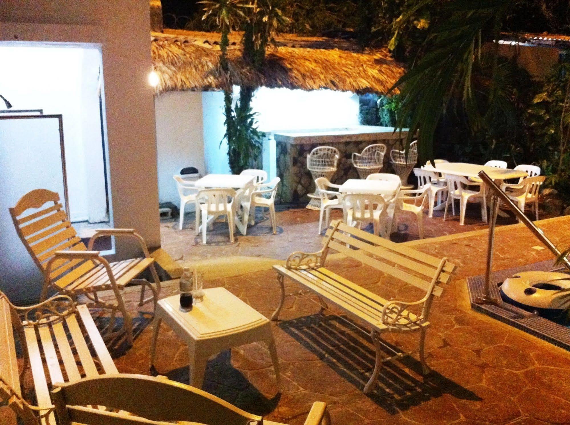 Hotel Caribe Barahona Bagian luar foto